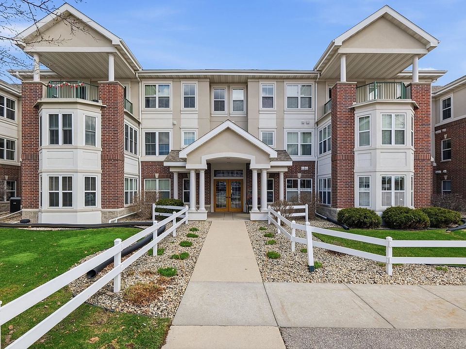 1st image of 8510 Greenway Blvd #303