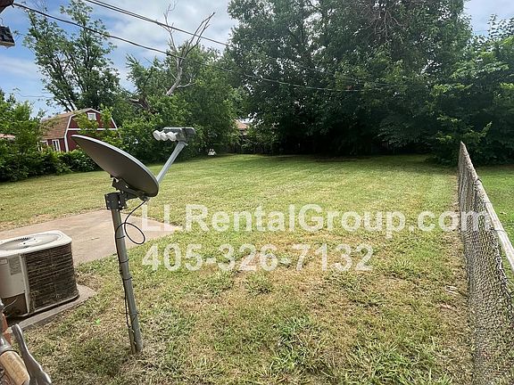 2nd image of 4720 Woodview Dr