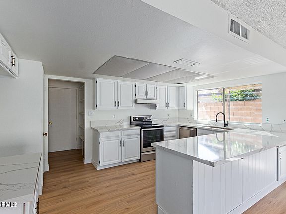 4th image of 5208 W ONYX Avenue