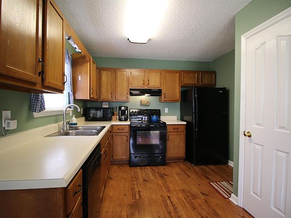 3rd image of 3926 Ashley Dr