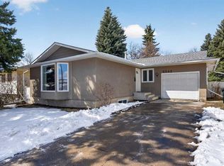 5543 E Dalhart Rd NW, Calgary, AB T3A 1S3