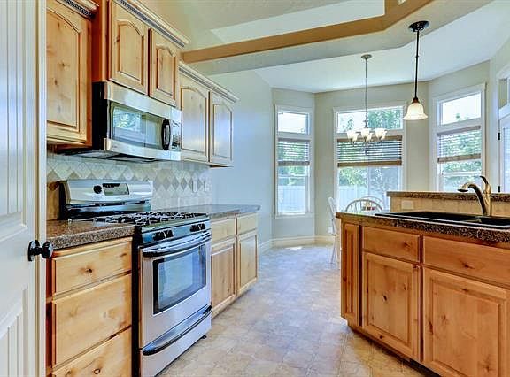 3rd image of 657 E Burney Glen Dr
