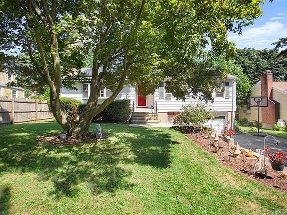 3rd image of 86 Glenwood Ave