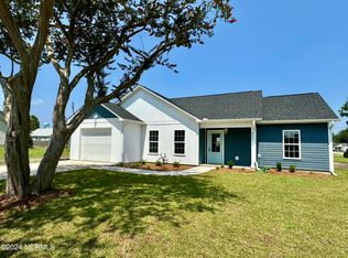 402 5th St, Maysville, NC 28555
