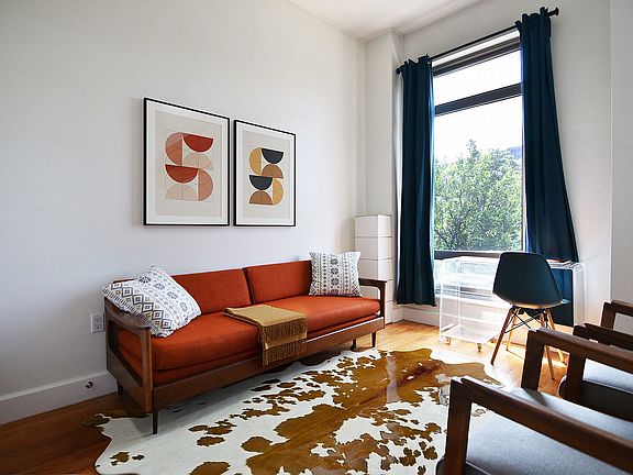 5th image of 315 Gates Ave APT 3I