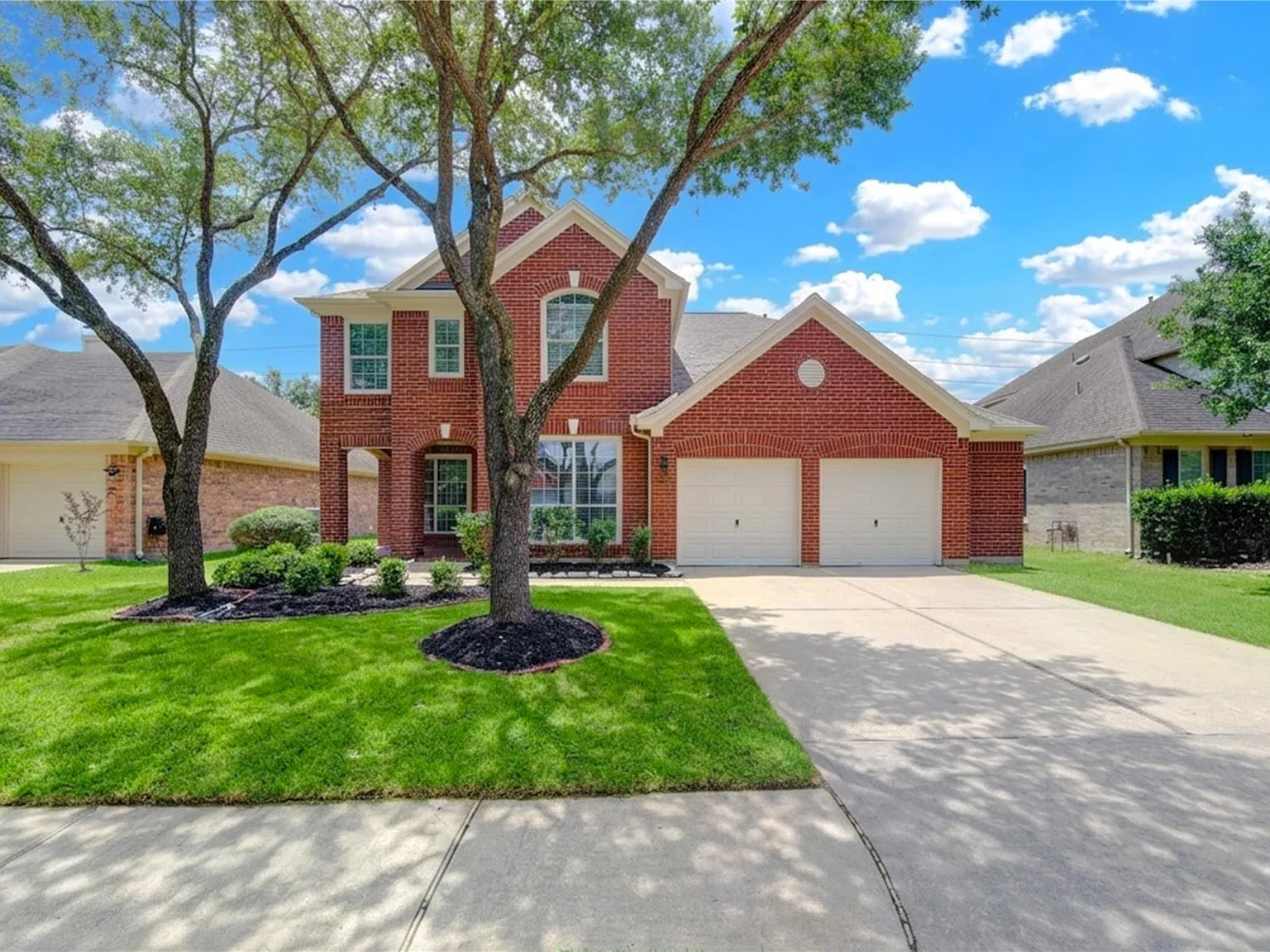 4 bed, 2.5 bath, 3065 sqft, $3,600 — Photo 2