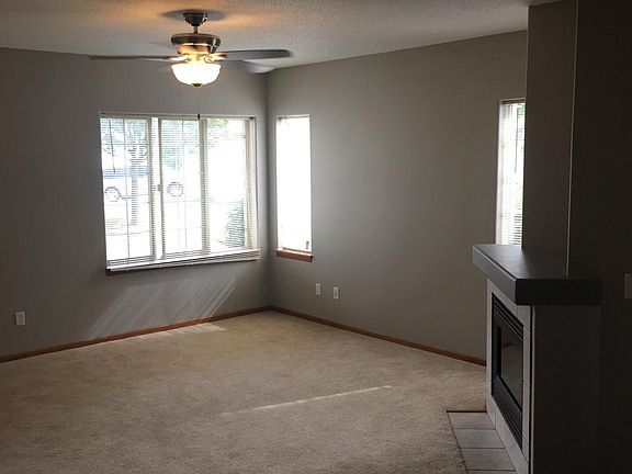 Living Room w/ ceiling fan