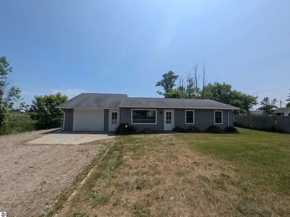 322 E Main St, Turner, MI 48765