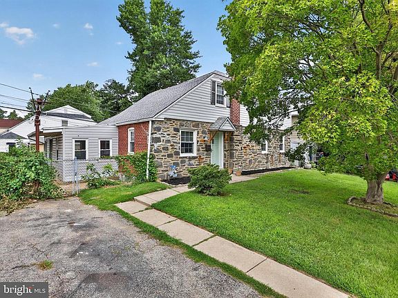 3rd image of 745 Laurel Ave