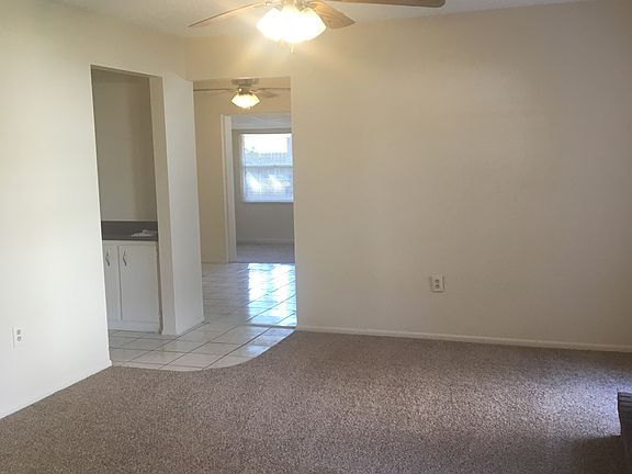 4th image of 2215 Buttercup Ct