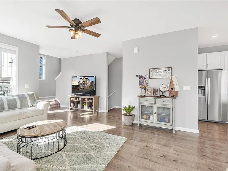 1554 Castle Creek Cir — Photo 5