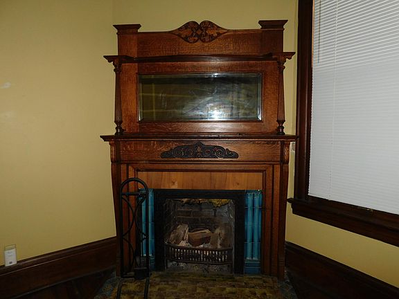 5th image of 512 E 9th St APT 2