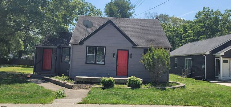 1st image of 713 Clay St