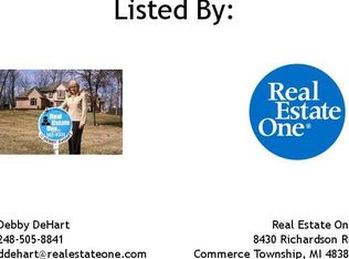 1236 Cedarwood Dr, Brighton, MI 48116