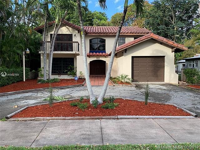 1st image of 811 Alhambra Cir