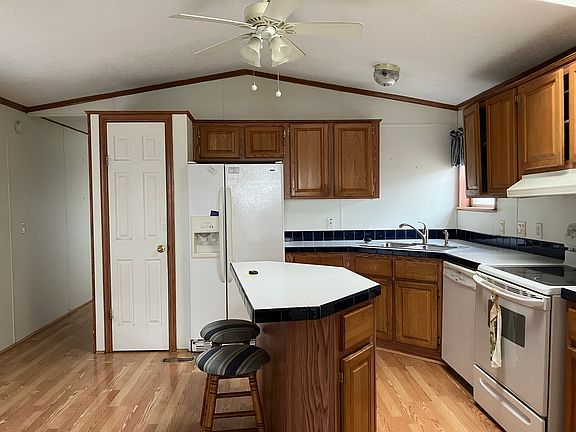 4th image of 1786 Eagleview Dr