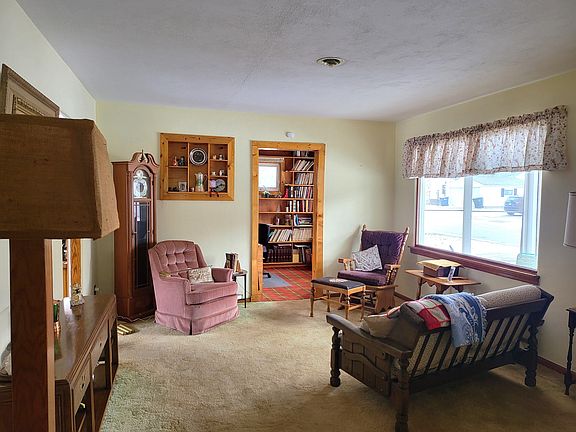 4th image of 406 Brightwood Dr