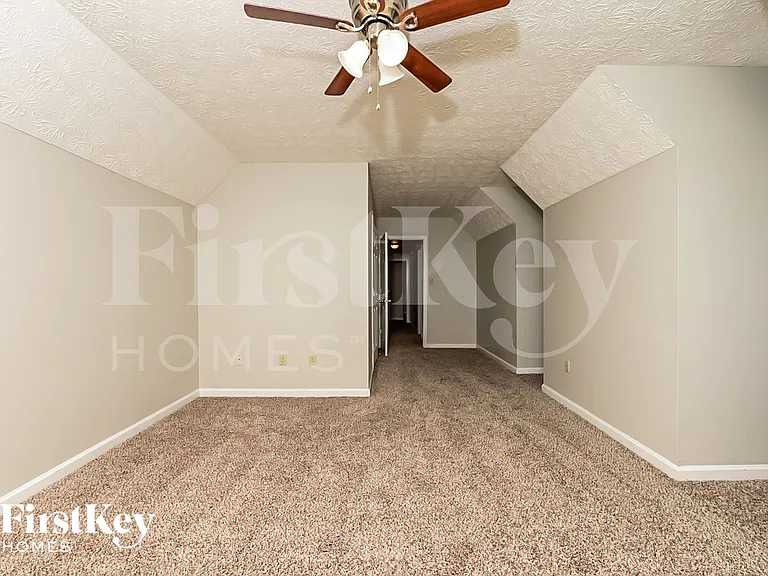 215 Brooks Dr — Photo 13