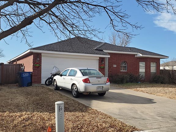 3rd image of 1028 Port Sullivan Dr