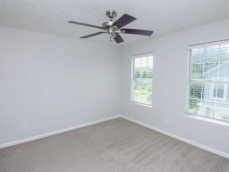 5736 Brentwood Meadows Cir — Photo 18