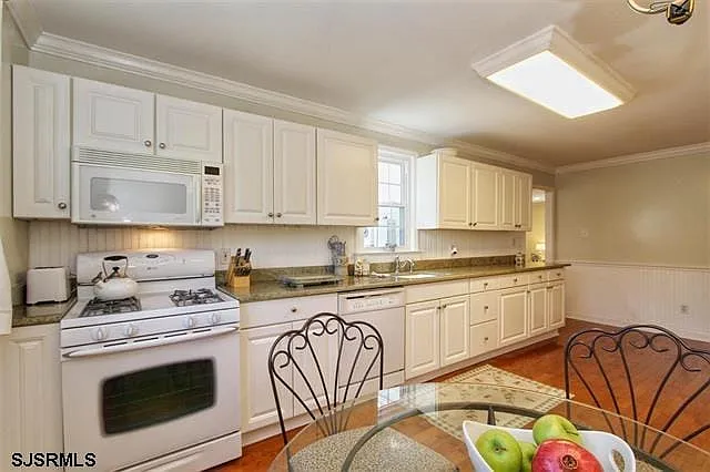 15 N Gladstone Ave — Photo 6