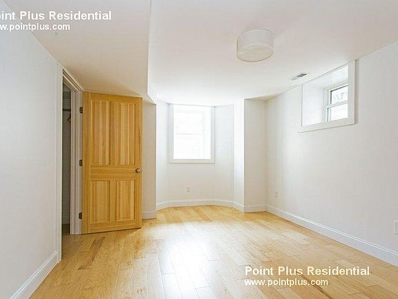 5th image of 105 Henry St #105