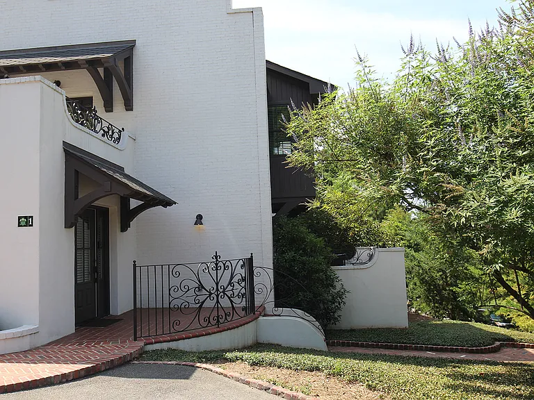 Ivory House — Photo 7
