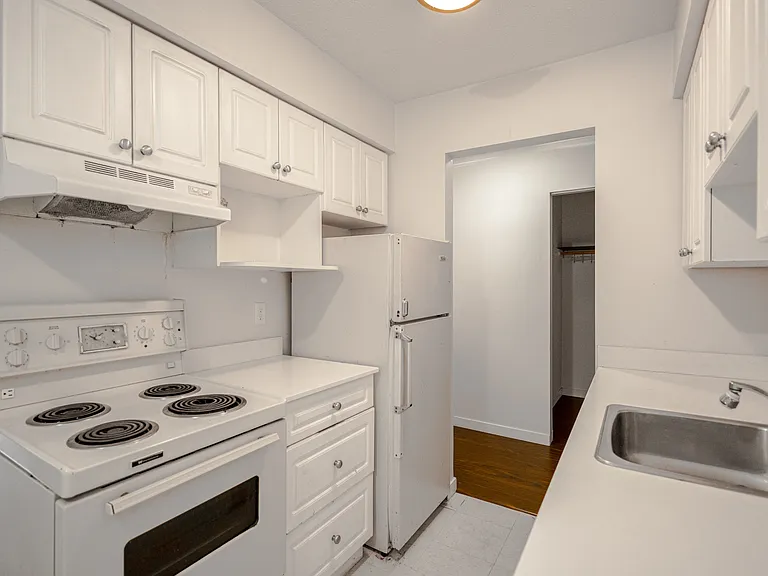 254 3rd St W #203 — Photo 3