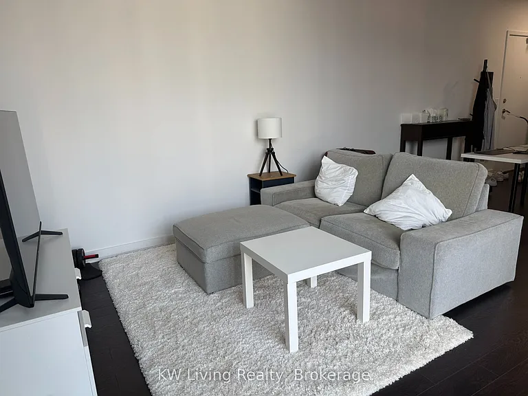 210 Simcoe St #2009 — Photo 7