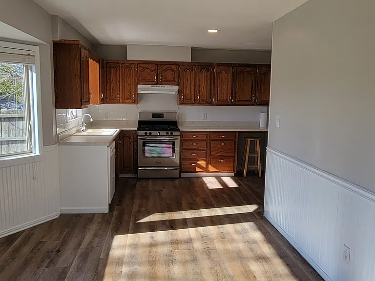 2804 E Linwood St — Photo 7