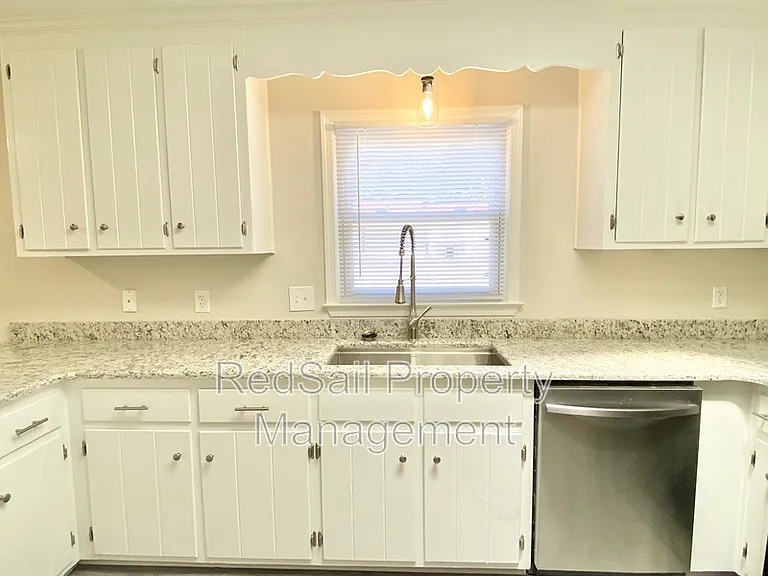 39 Whites Ln #B — Photo 14