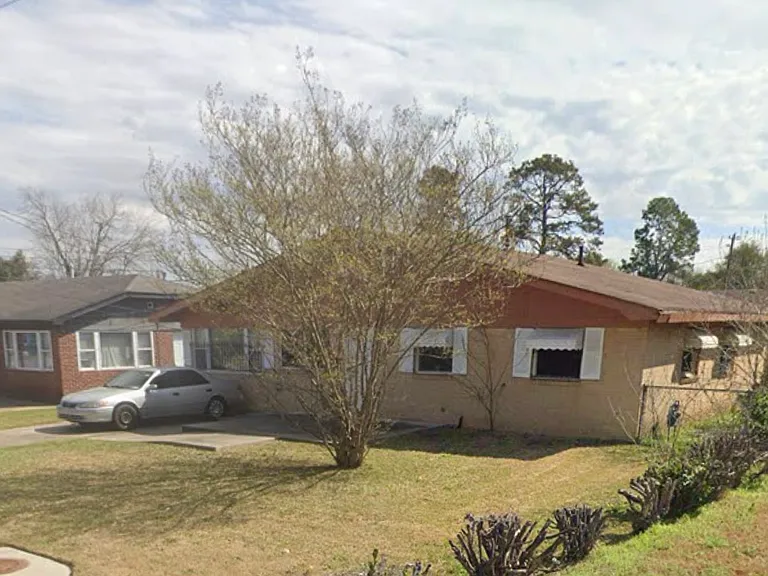604 Brunswick Ave — Photo 2