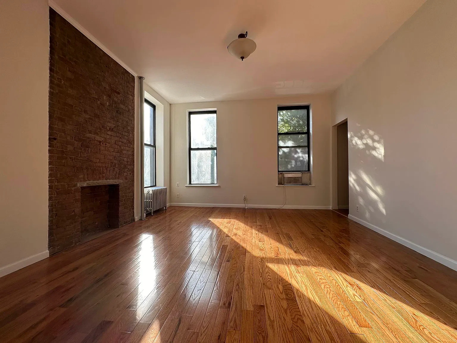 125 Wythe Avenue — Photo 2