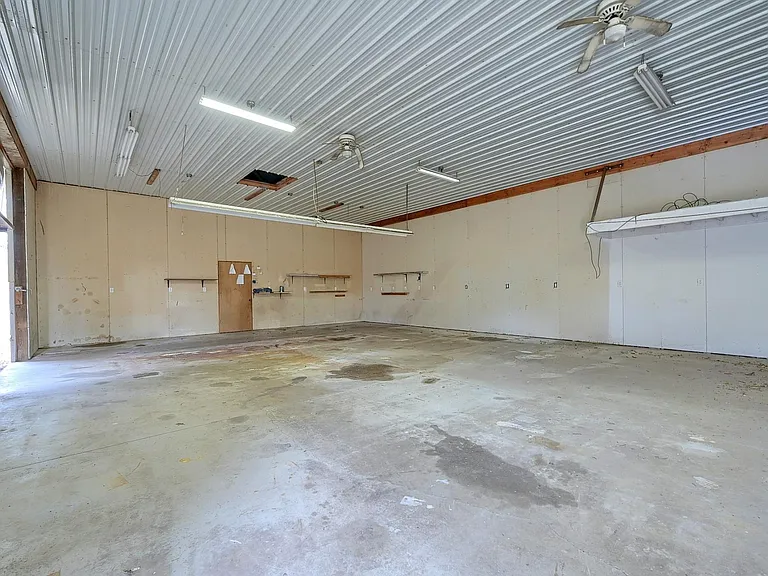 6294 Swartout Rd — Photo 35