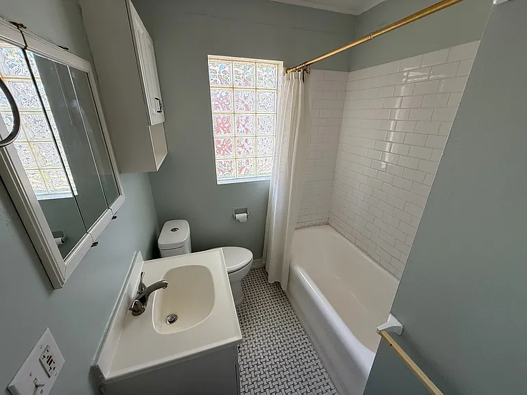 1611 S Lewis Ave — Photo 9