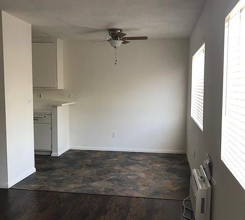 3rd image of 7524 Haskell Ave APT 11