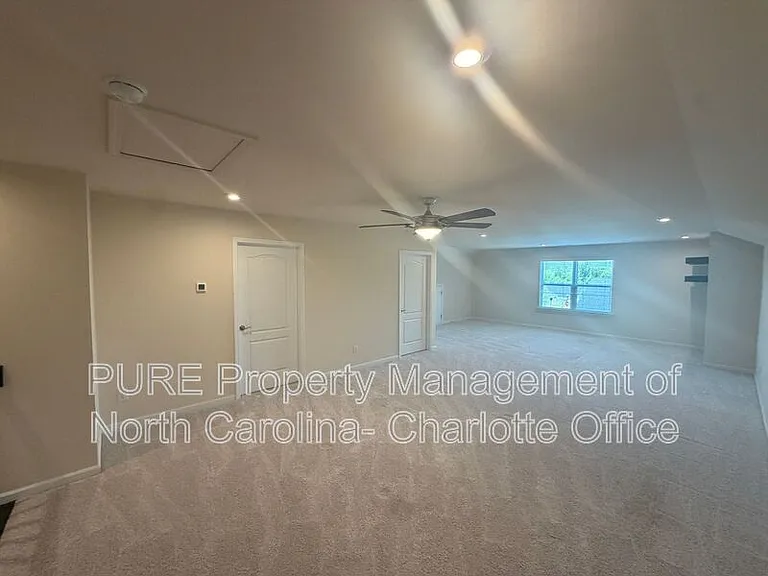 13818 Berkley Ave — Photo 21