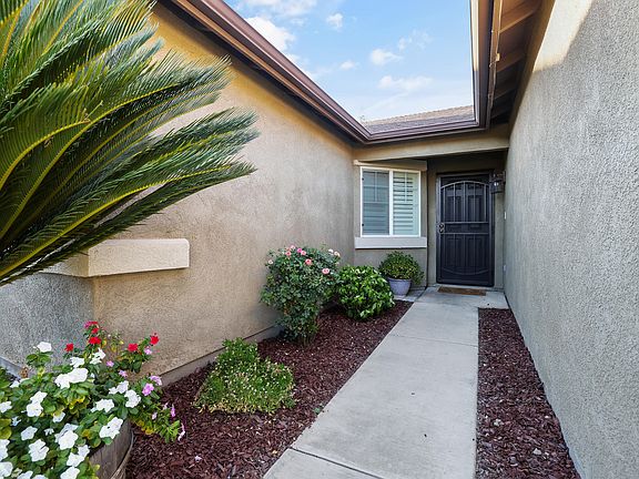3rd image of 2514 E Victor Ave