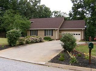 24 Thunderbird Dr, Travelers Rest, SC 29690