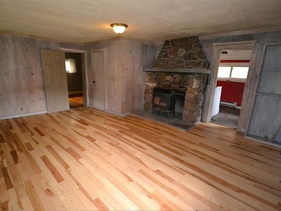 Living Rm & Fireplace