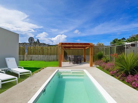 2nd image of 305 Villas De La Pradera
