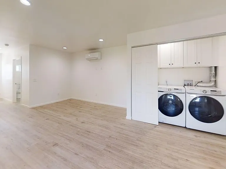 2bd/1ba Adu Apartment In Belmont Heights — Photo 4