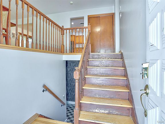 3rd image of 18 Wilsher Drive