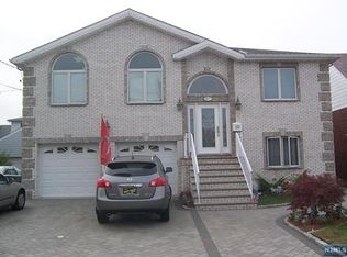 411 Chestnut Ave, South Hackensack, NJ 07606