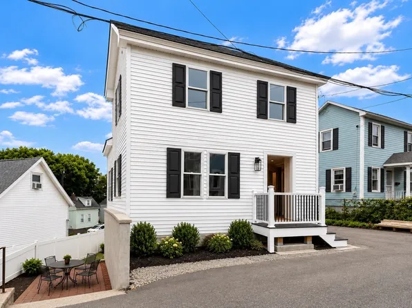11 Hovey St, Woburn, MA 01801
