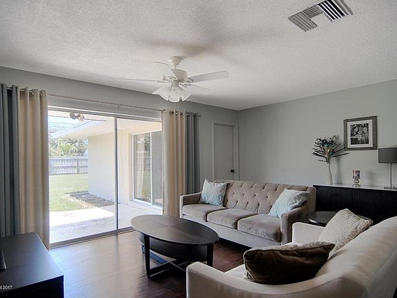4th image of 1112 Seminole Dr