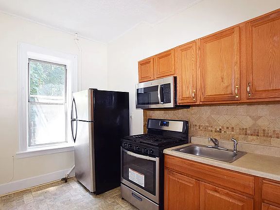 2nd image of 574 Rogers Ave #B