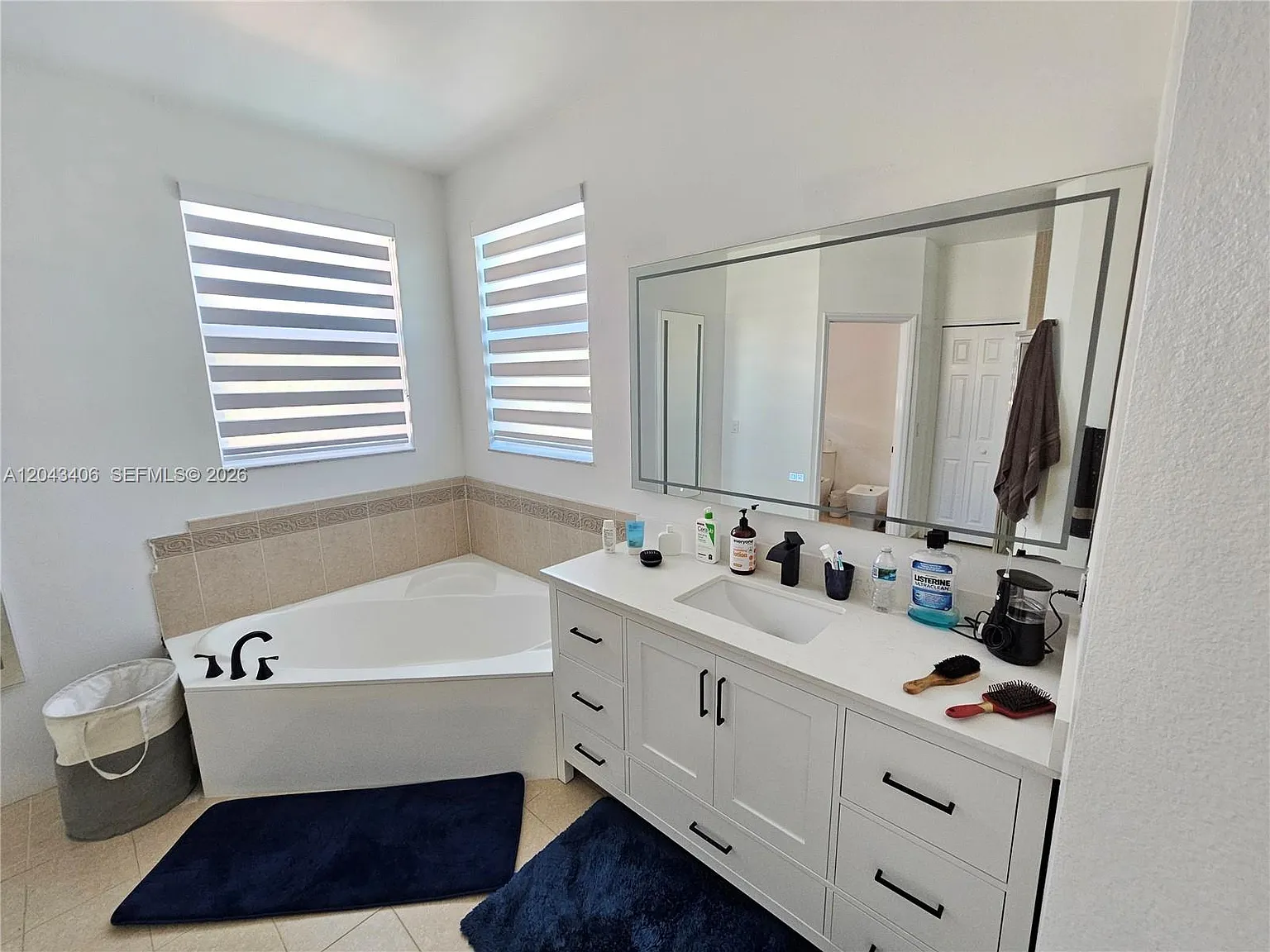 5 bed, 3294 sqft, $5,995 — Photo 4