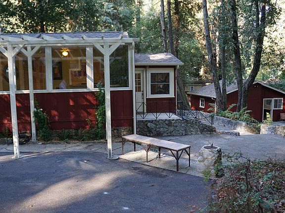 3rd image of 144 Acorn Dr