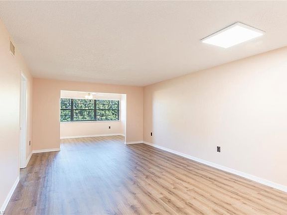 5th image of 101 Forest Lakes Blvd #A-201